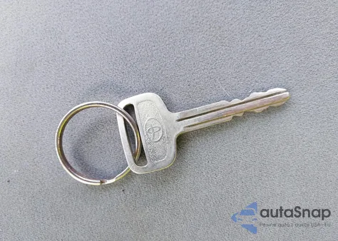 2001 Toyota Tundra Sr5 V8 from USA, damaged, VIN 5TBRT34101S145355